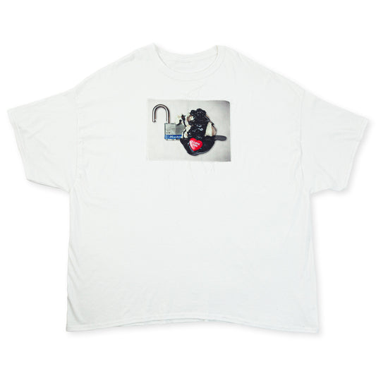 SKiNFLiCK White Tee